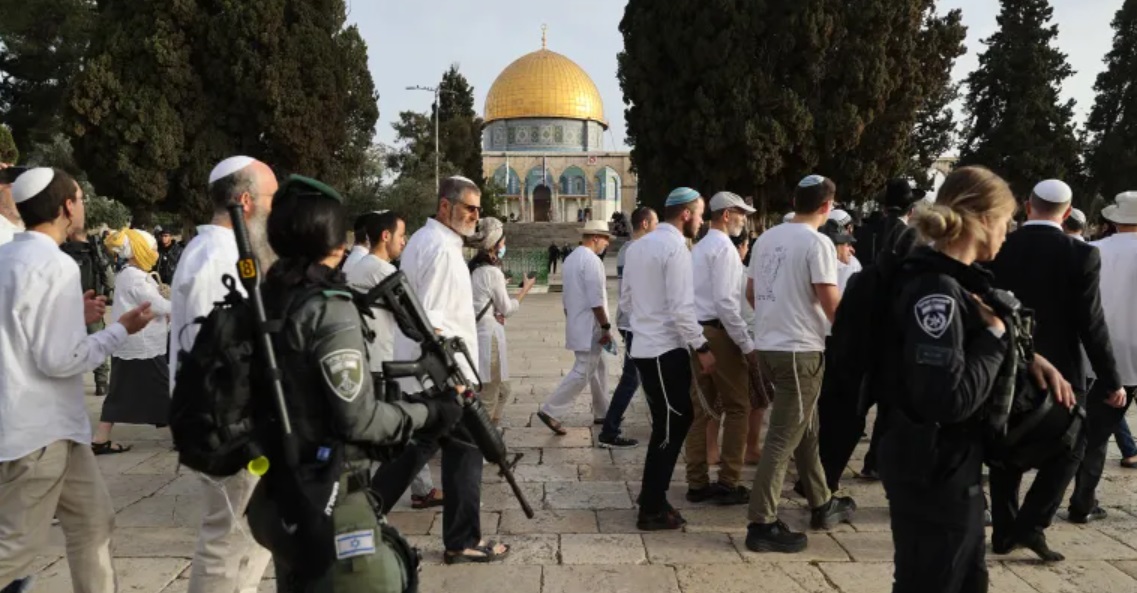 اقتحامات واسعة للحرم القدسي قبل "مسيرة الأعلام"