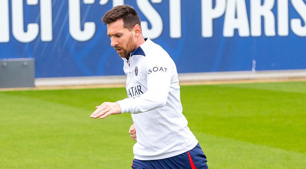 بعد اعتذاره عن زيارة السعودية.. ميسي يعود للمران مع باريس سان جيرمان