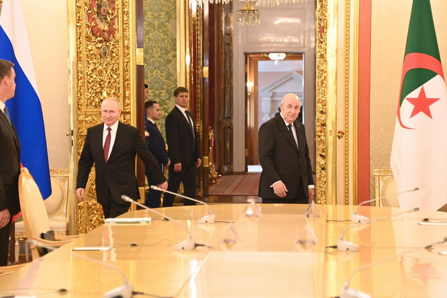 تبون يُقوِّل بوتين ما لم يقله.. أعلن تطابق رؤى البلدين حول قضية الصحراء رغم أن الرئيس الروسي لم يتحدث عن الأمر