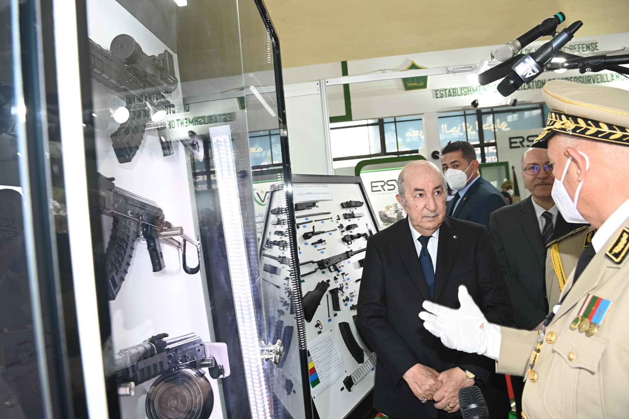 صحيفة أوروبية: من أسباب زيارة تبون إلى روسيا تأمين الحصول على إمدادات السلاح من موسكو في ظل الصراع المستمر مع المغرب