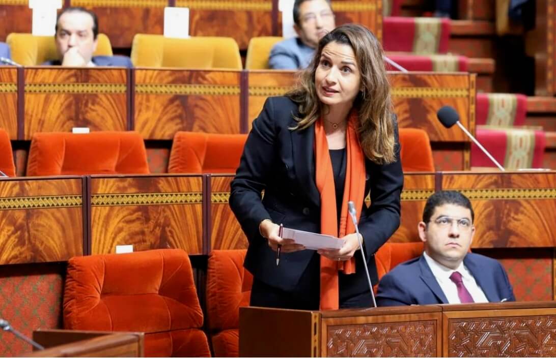 بعدما أن اعتبرت أن النقاش حول المحروقات يَخدم "أعداء المملكة".. مطالب نقابية بإقالة وزير الانتقال الطاقي واتهامها بـ "دعم لوبيات المحروقات"