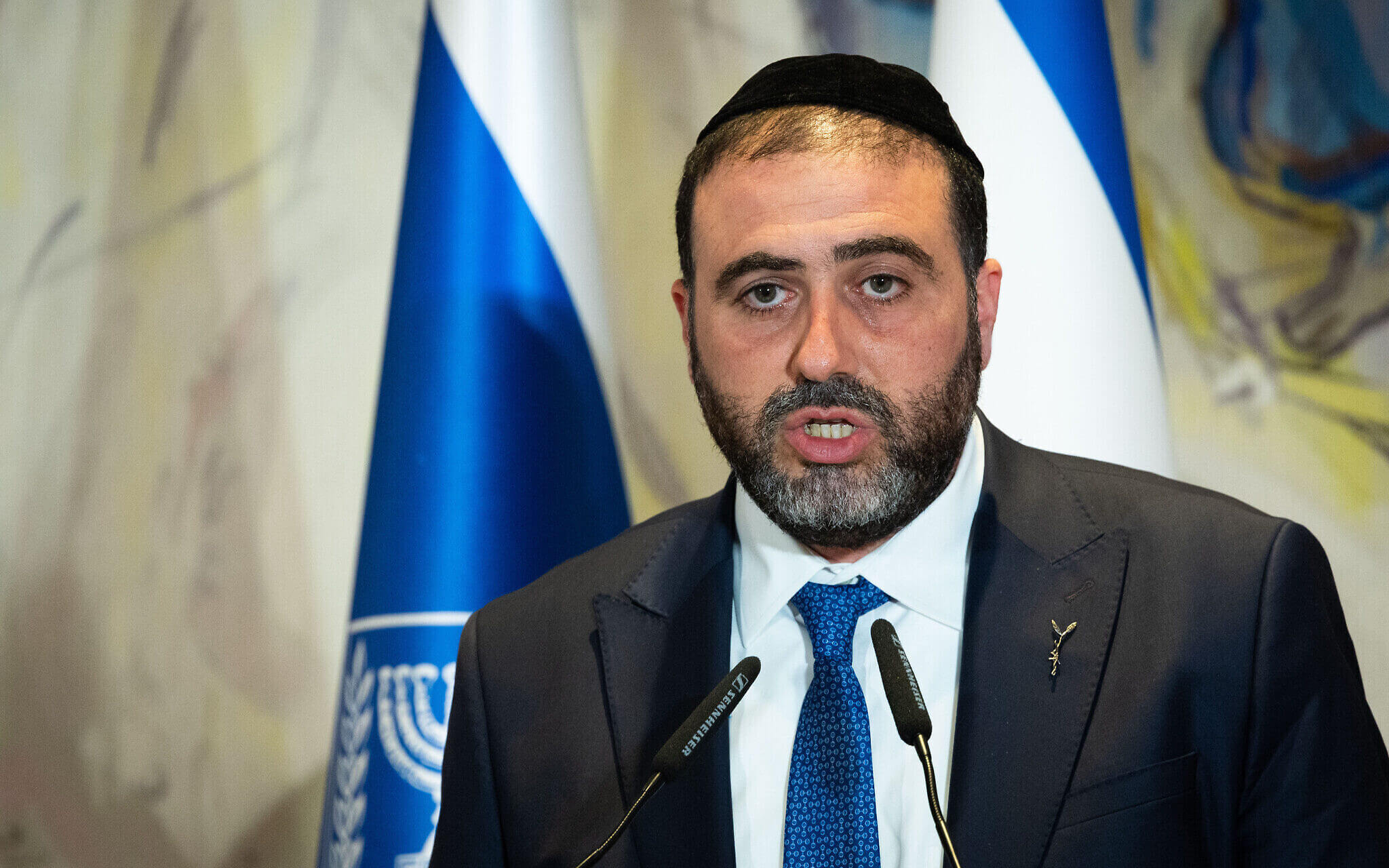  ينتمي لحزب ديني متورط في الفساد.. وزير الداخلية والصحة الإسرائيلي أول عضو من اليمين المتطرف في حكومة نتنياهو يزور المغرب 