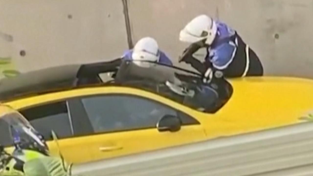  صحيفة ليبيراسيون تتساءل: كيف يمكن لشخص أن يموت بهذه الطريقة في فرنسا، مقتولا برصاص الشرطة؟ 