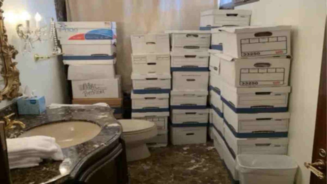 أسرار نووية ووثائق عسكرية مخفية في مرحاض ترامب ضمن الاتهامات الموجهة إلى الرئيس الأمريكي السابق