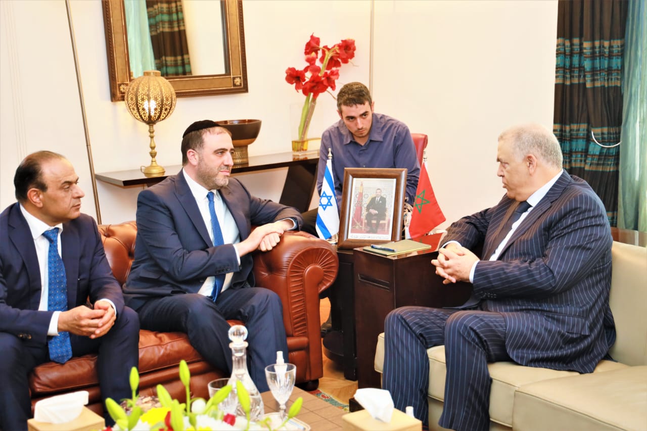 الرباط وتل أبيب يتفقان على نقل اليد العاملة المغربية إلى إسرائيل وتسهيل شروط الحصول على التأشيرة