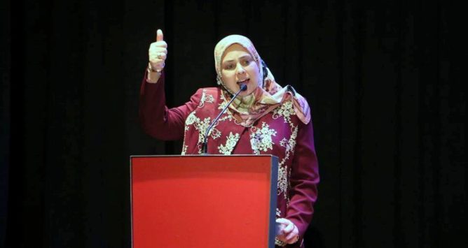  وفاة الوزيرة السابقة سمية بنخلدون بعد صراع طويل مع مرض السرطان 