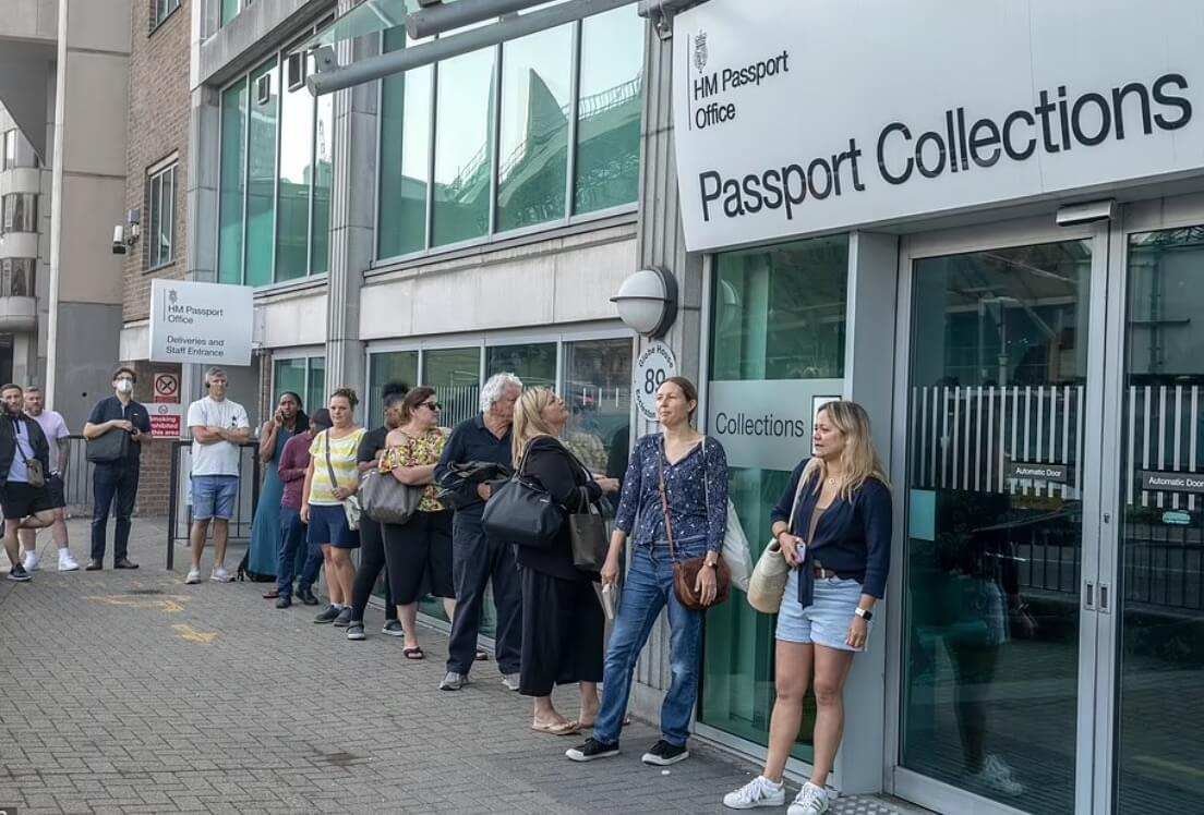 طوابير طويلة لتجديد جواز السفر في الولايات المتحدة الأمريكية