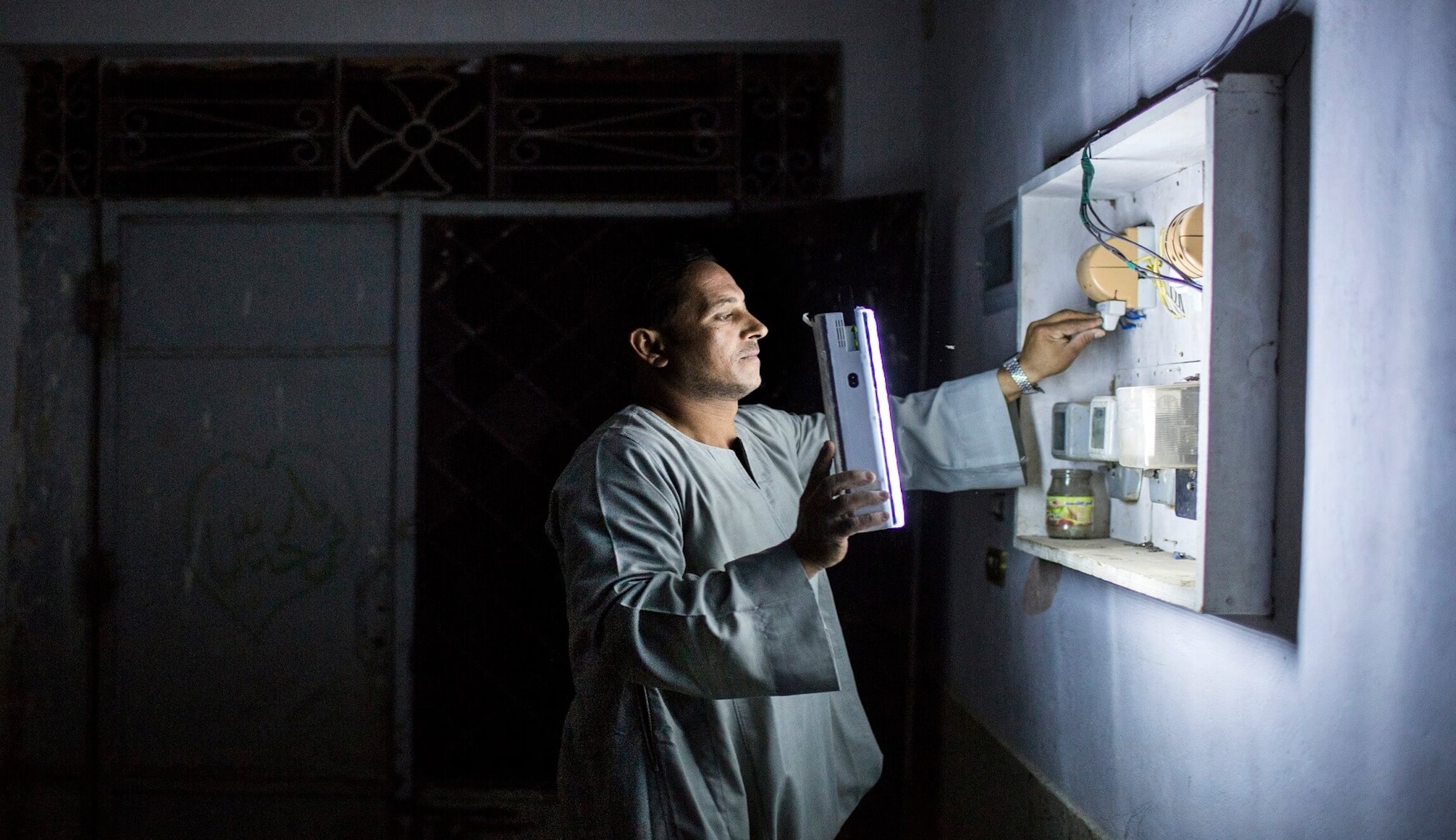  بسبب انقطاع الكهرباء المتكرر.. مصر تحذر المواطنين من استخدام المصاعد في فترات زمنية محددة 