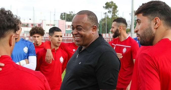  الوداد البيضاوي يفتح باب الترشحيات لرئاسة النادي خلال جمع عام يعقد بعد سبعة أيام‎ 