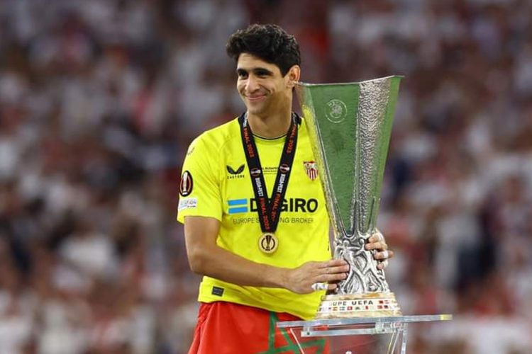 ياسين بونو يعبر عن رغبته في اللعب لفريق "ريفر بليت" الأرجنتيني