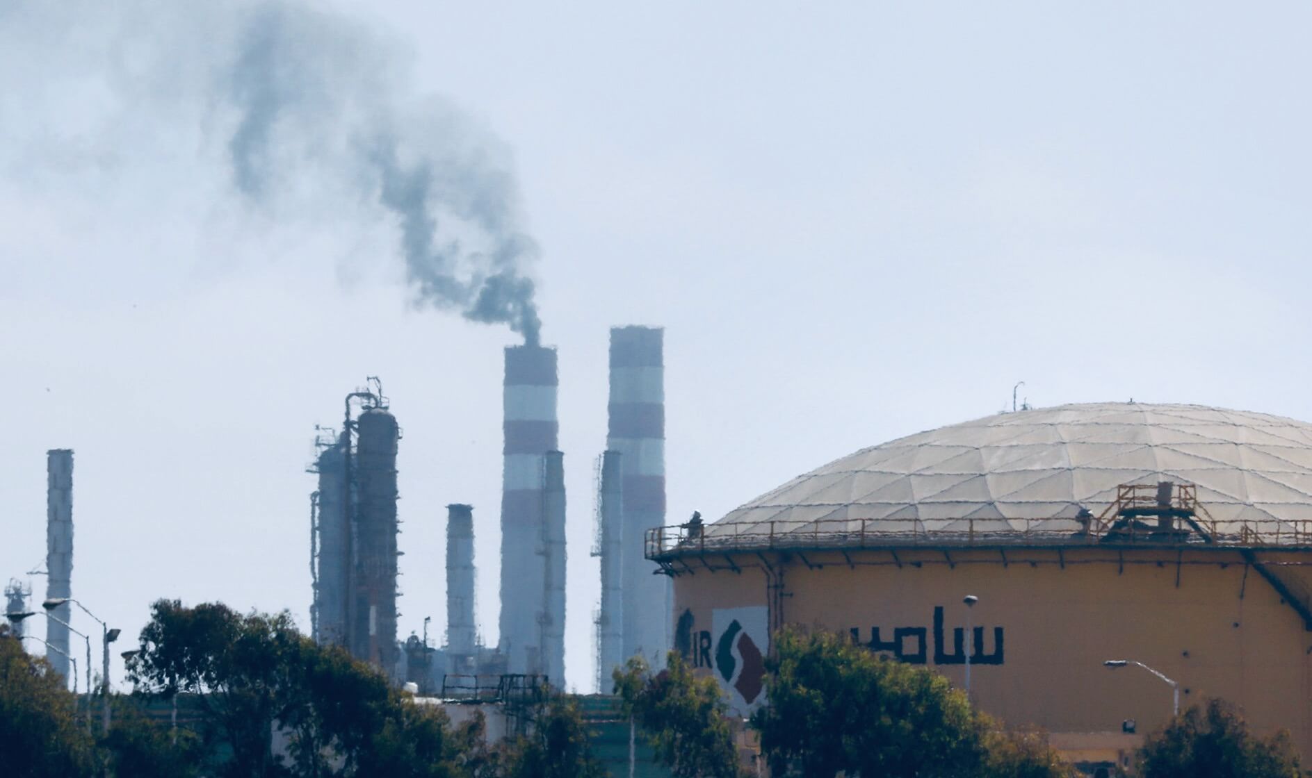  ارتفاع أسعار المحروقات يُعيد مطالب حلحلة ملف "لاسامير".. واليماني: الحكومة مُطالبة بالكف عن التفرج على ضياع الثروة الوطنية 