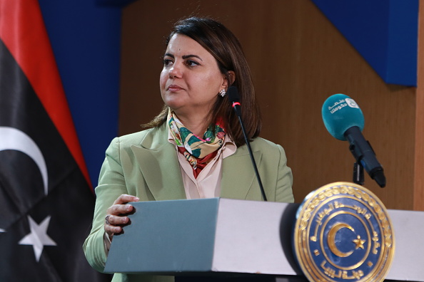 رويترز: رئيس حكومة الوحدة الوطنية الليبية يقيل وزيرة الخارجية على خلفية لقائها مع نظيرها الإسرائيلي