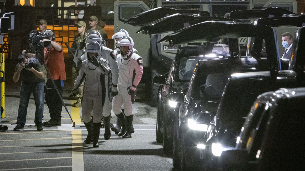  ناسا تطلق مهمة لتغيير طاقم رواد محطة الفضاء الدولية 