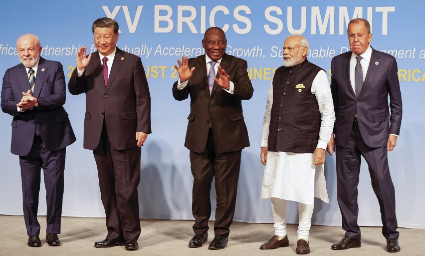  الشروط المحتملة.. المغرب يملك فرص الانضمام إلى الـ"بريكس" أكثر مما تملكه الجزائر 