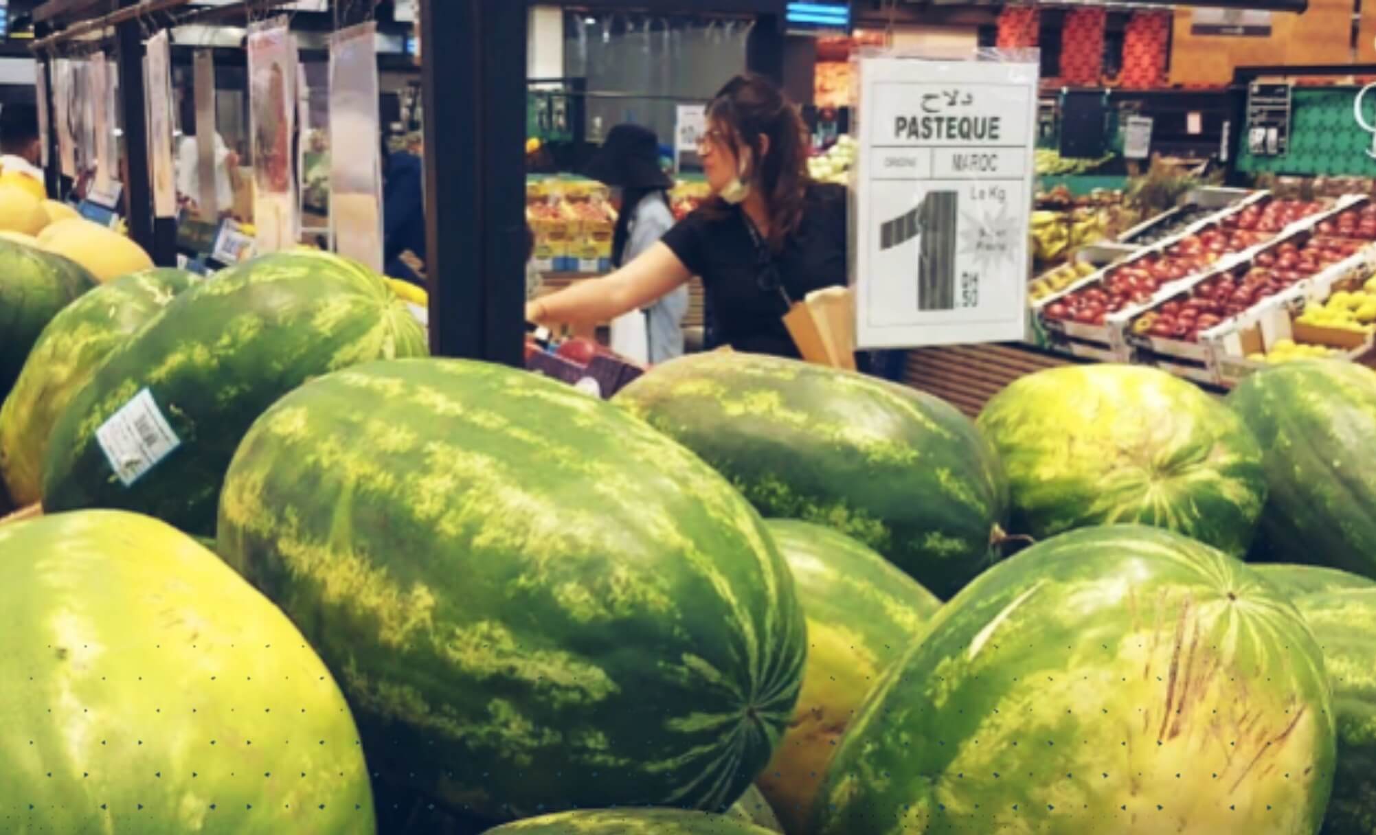  مرجان تؤكد: عينة من بين اثنين أخذت من البطيخ الأحمر أكدت احتواءه على المبيدات.. وجرى سحب الشحنة فورا 