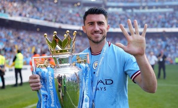  النصر السعودي يتعاقد مع المدافع الإسباني لابورت من مانشستر سيتي 