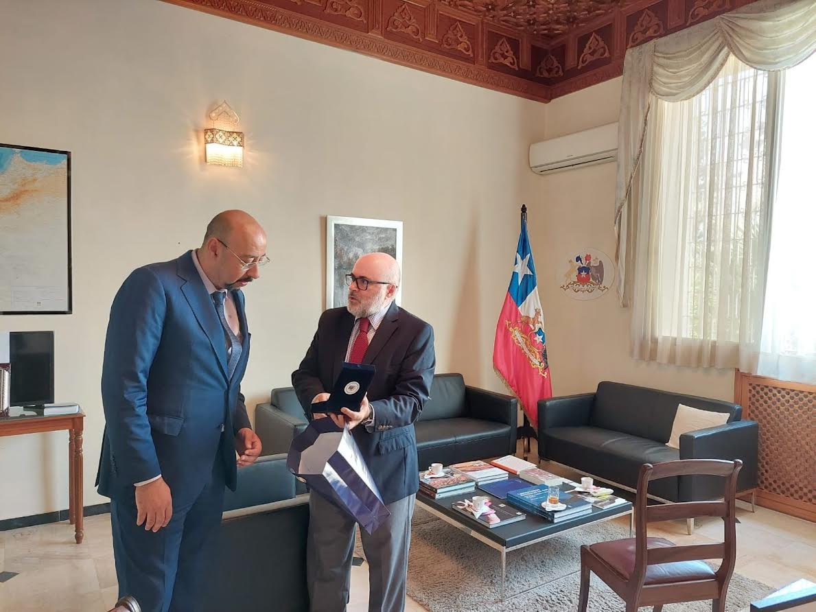  رئيس التشيلي يعين عمدة طنجة قنصلا شرفيا لبلاده في المغرب 