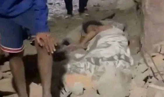 معطيات عن عشرات القتلى في مدينة مراكش وشيشاوة.. ومواطنون يطلقون نداء استغاثة لإخراج ذويهم من تحت الأنقاض