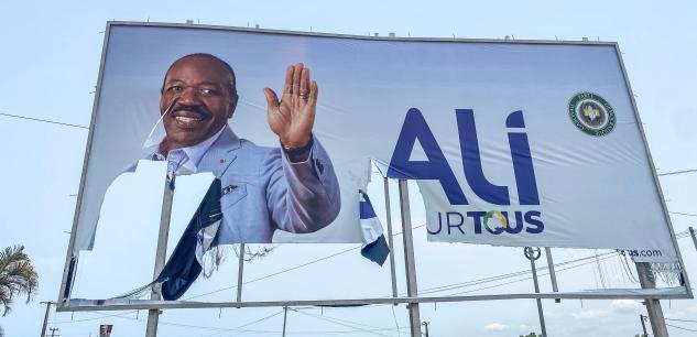  قائد الانقلاب في الغابون يسمح للرئيس المطاح به بالسفر خارج البلاد.. والمغرب وجهة علي بونغو "المرشحة" 