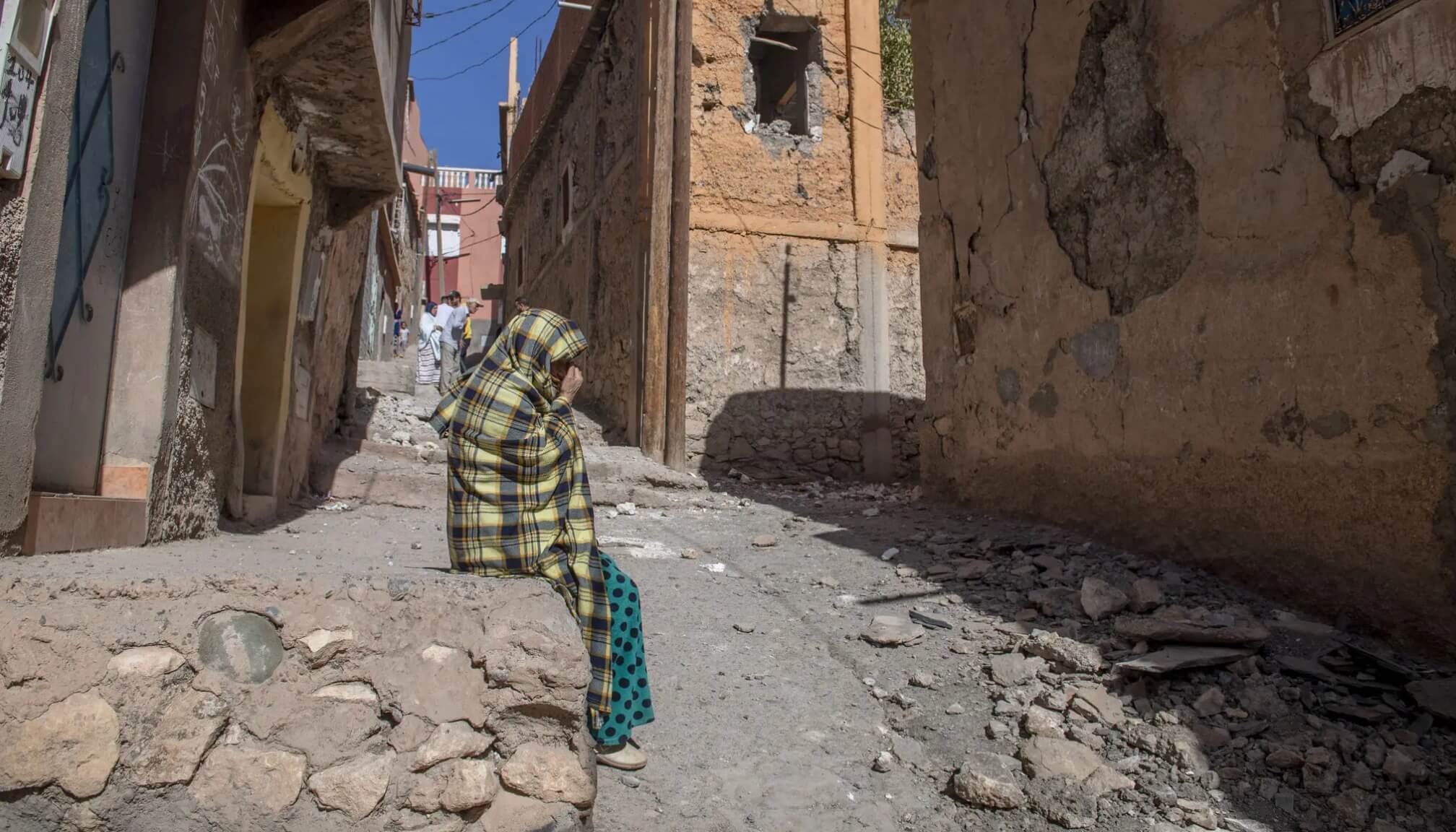 وزارة الداخلية المغربية: وفاة 1037 شخصا، و1204 جريحا، من بينهم 721 في حالة حرجة جراء زلزال الحوز