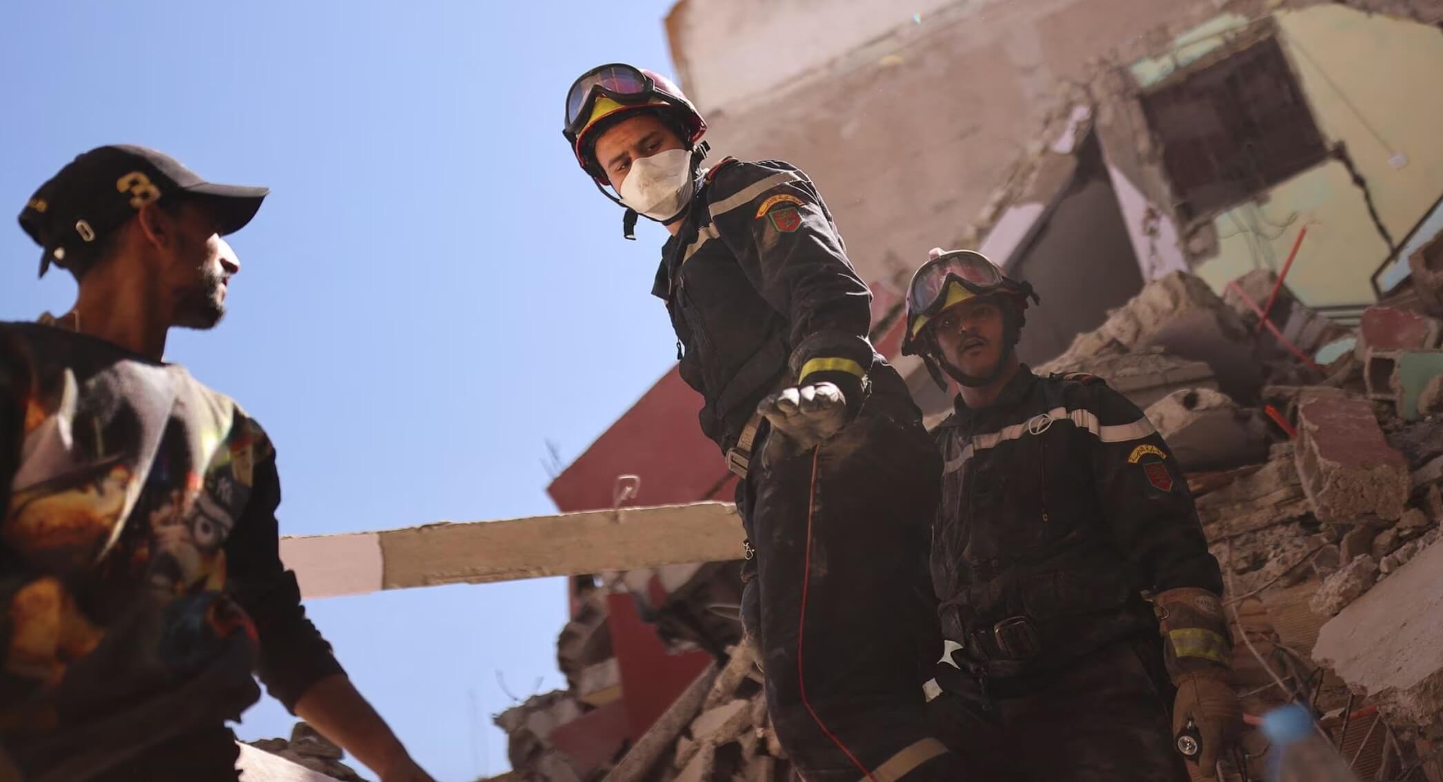 مسؤول بوزارة الداخلية لـ CNN: الملك يراقب تداعيات الزلزال كل دقيقة، وقبول المساعدات الخارجية يتم بناء على استراتيجية مغربية