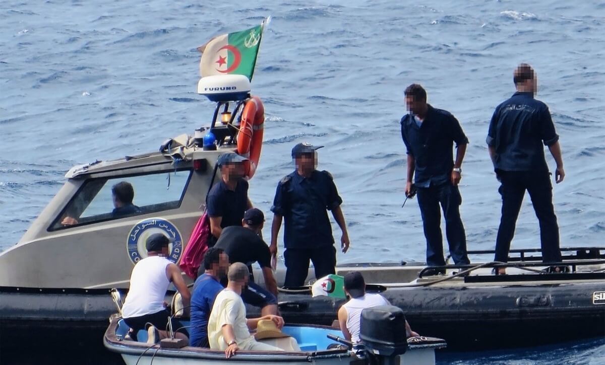 بعد بريطانيا.. كندا تحذر مواطنيها من خطر تجاوز الحدود المغربية بعد مقتل سائحين برصاص البحرية الجزائرية