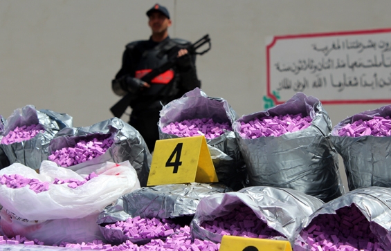 معبر باب سبتة.. إجهاض محاولة تهريب شحنات كبيرة من مخدري "الإكستازي" و"البوفا" نحو المغرب