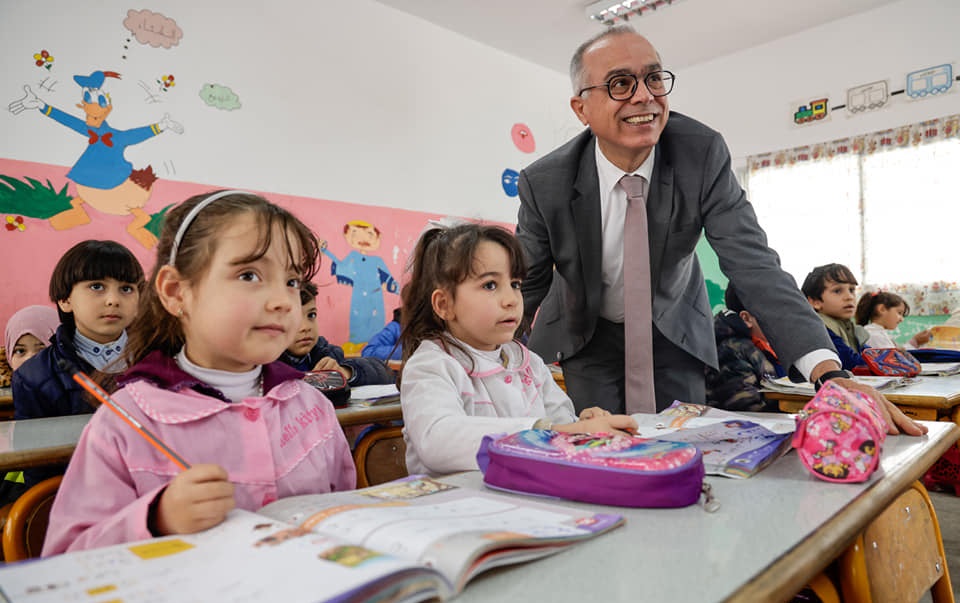 شكاية من أستاذ باليوسفية يحتج على فرض تدريس المواد العلمية لتلاميذ مؤسسات عمومية باللغة الفرنسية