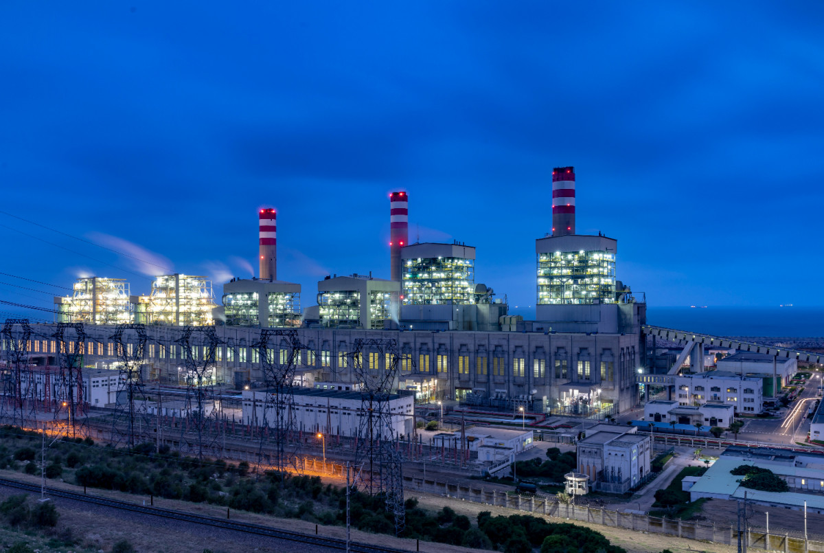 البنوك المغربية تُقرض شركة "طاقة" الإماراتية 650 مليون دولار لدعم مشاريع نظيفة وهيكلة ديون