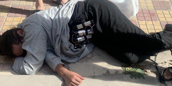 شخص من ذوي السوابق يقتحم وكالة بنكية في طنجة بـ"حزام ناسف" ويهدد بتفجيره قبل السيطرة عليه من طرف الزبناء