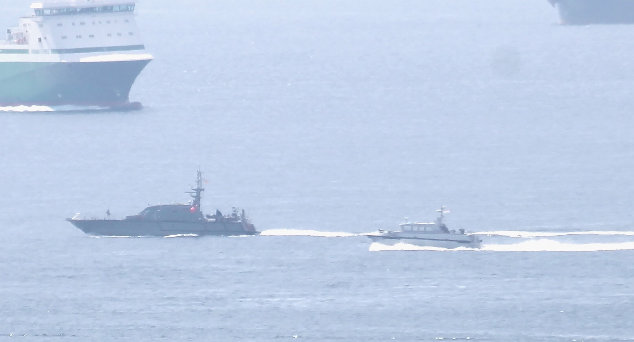 بين بريطانيا وإسبانيا.. توتر عسكري قبالة سواحل المغرب يتطور إلى اعتراض قارب إسباني من طرف بحرية جبل طارق