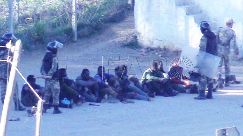 مواجهات وتكتيكات حربية.. القوات المغربية تتصدى لمئات المهاجرين السريين حاولوا اقتحام سبتة بالقوة