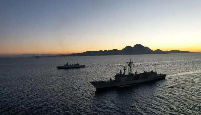  الجيش الإسباني يكشف عن إجراء مناورات عسكرية بحرية مع القوات المغربية في البحر الأبيض المتوسط 