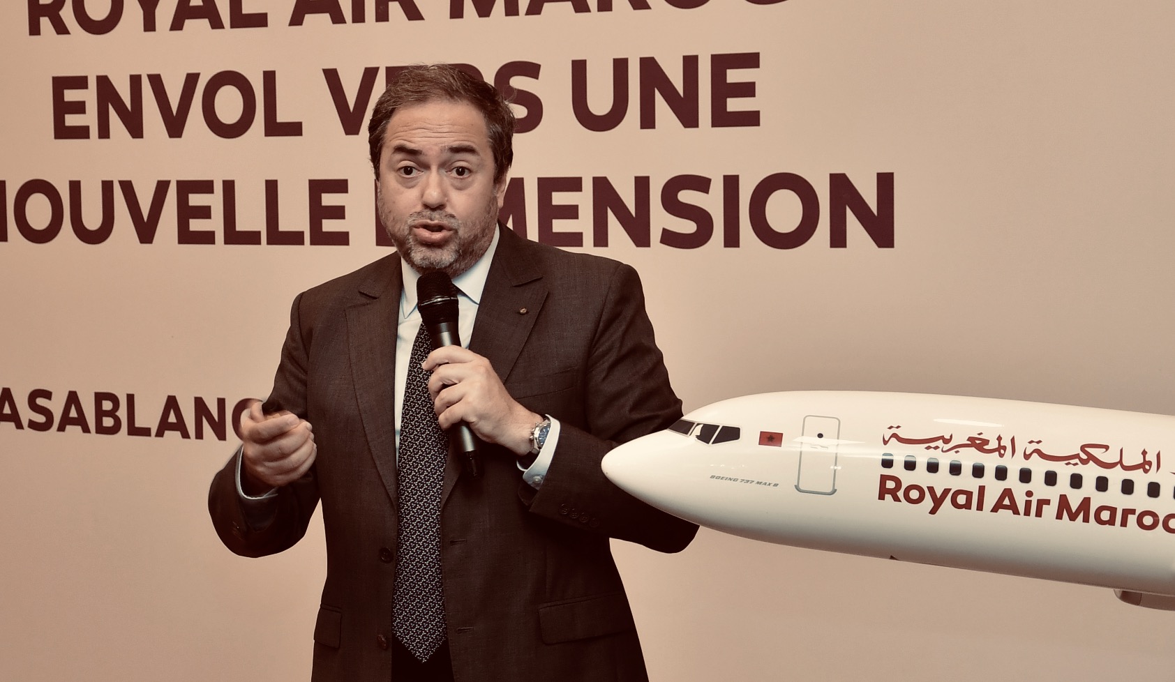  لماذا أخفت الحكومة 25 مليار دولار قيمة عقد البرنامج مع الخطوط الملكية المغربية؟ وكيف "قامرت" ووضعت هذا المبلغ الضخم في يد رجل أوصل الشركة إلى حافة الإفلاس؟ 