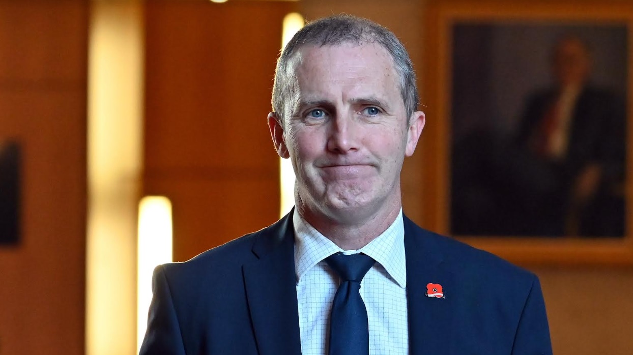 مطالب لوزير الصحة الاسكتلندي بالاستقالة بعد إنفاقه 138 ألف درهم على اشتراك "آيباد" خلال عطلته في المغرب