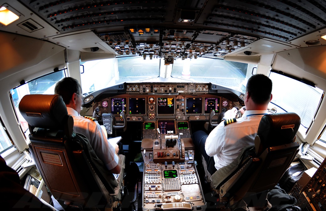 إدارة الدفاع الوطني تُخصص 100 مليون درهم من ميزانيتها لتكوين الطيارين المدنيين بعد أن أغلقت "لارام" مدرسة الربابنة