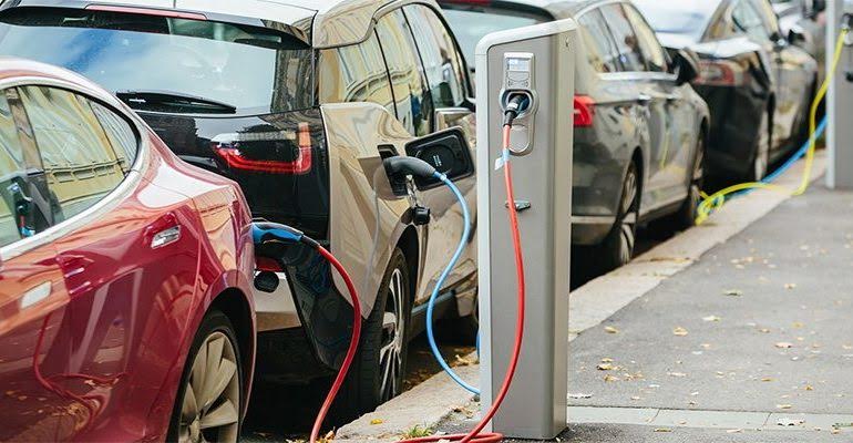 قطاع صناعة السيارات الكهربائية.. استثمار كوري - سنغافوري مشترك لإنشاء مصنع في المغرب لإنتاج ملح الليثيوم