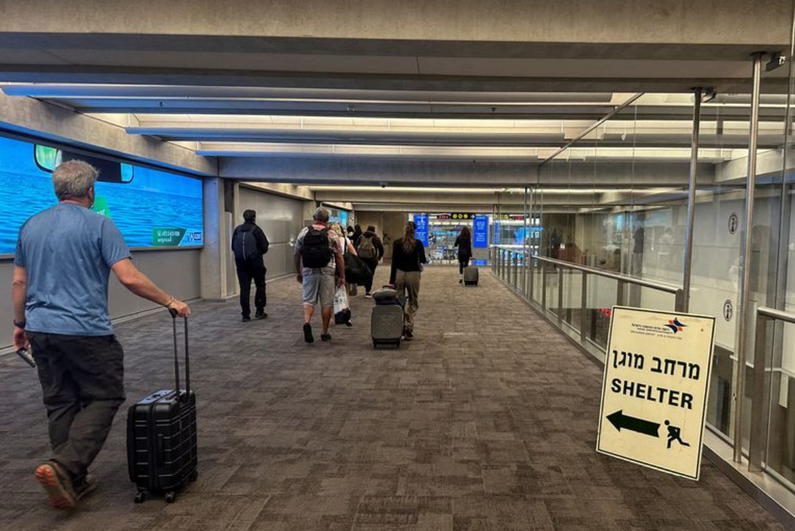 إسرائيل تنصح مواطنيها بإعادة النظر في السفر للخارج