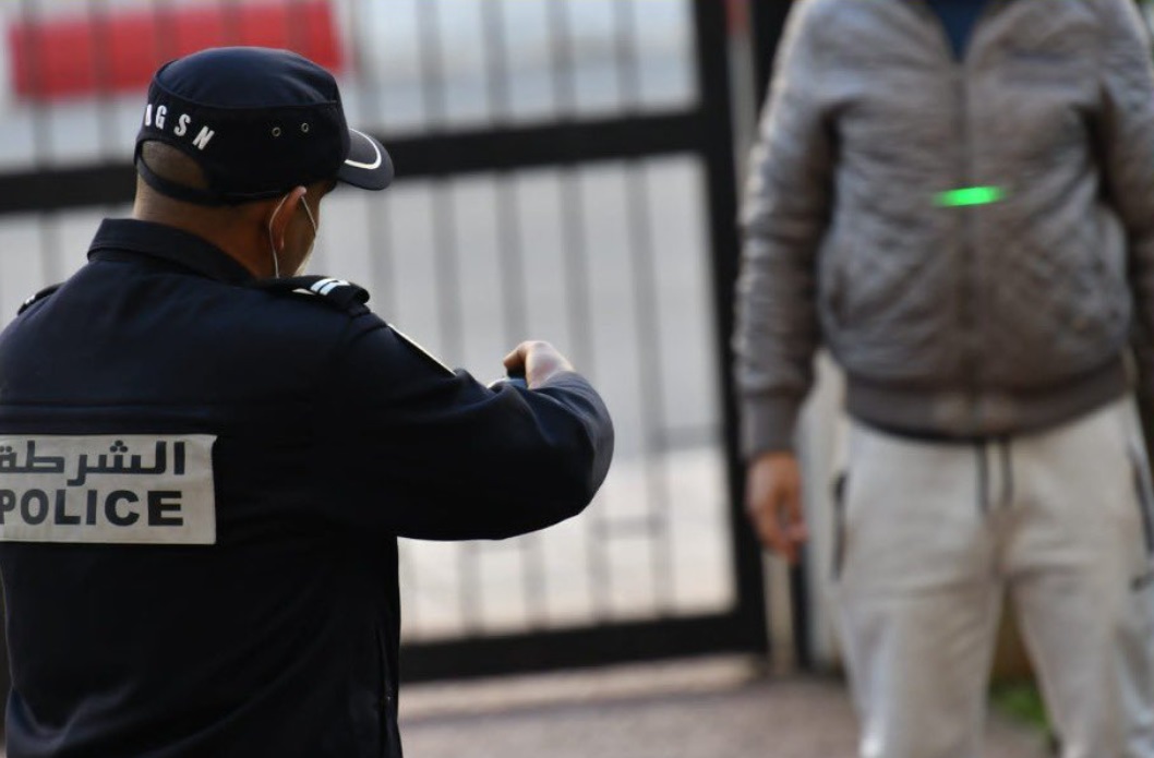 توقيف "لص محترف" اقترف أكثر من 40 عملية سرقة من داخل السيارات بالرباط