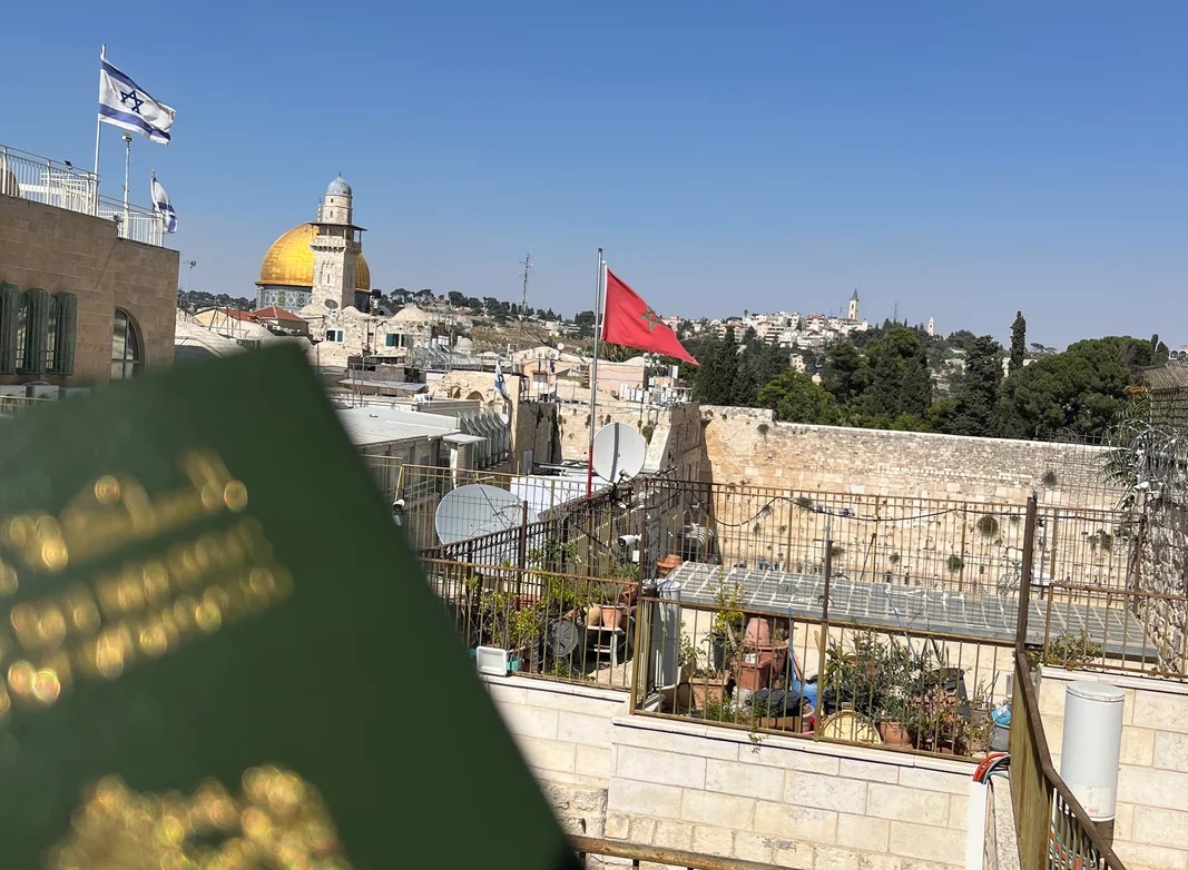 خاص - مصادر دبلوماسية مغربية لـ "الصحيفة": إغلاق مكتب الاتصال بتل أبيب سيادي.. و740 من حاملي الجنسية المغربية في غزة أبدوا رغبتهم في الإجلاء