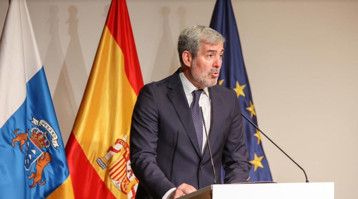  اعتبر أن الدعم الأوروبي للرباط أعطى نتائجه.. رئيس الكناري يؤكد أن المغرب مُتحكم في الهجرة من سواحل الصحراء والخطر أصبح يأتي من دول أخرى 