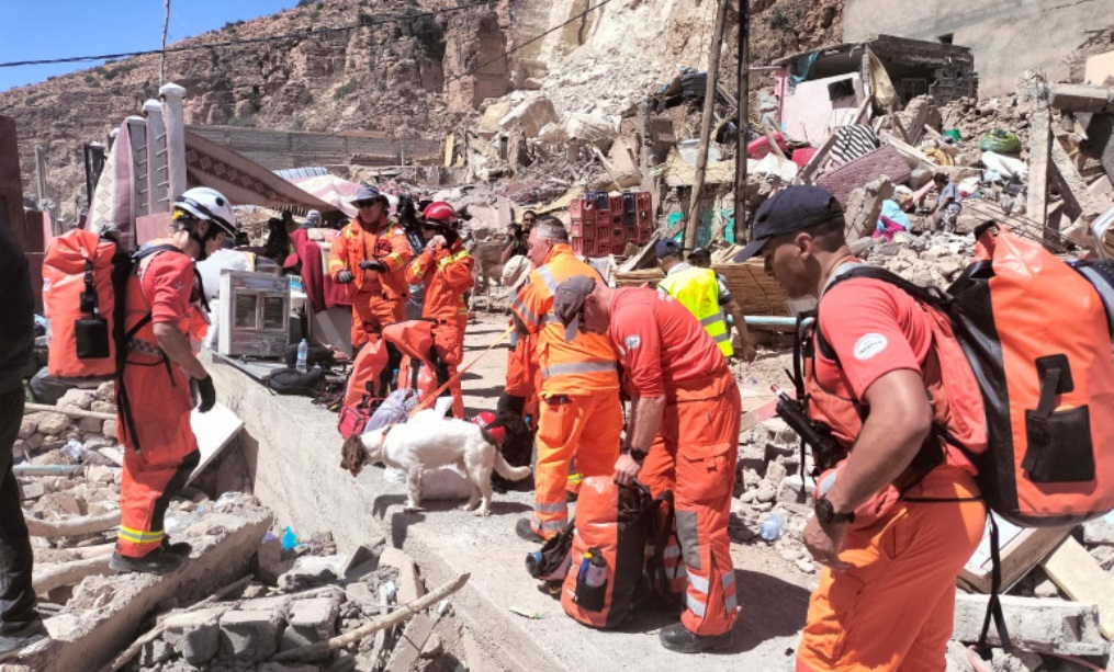 بعد شهرين من "زلزال الحوز" ورفض الجمارك المغربية قبول مساعدات من الخارج.. جمعيات إسبانية توزع الإعانات التي جمعتها على مواطنين معوزين من الإسبان 