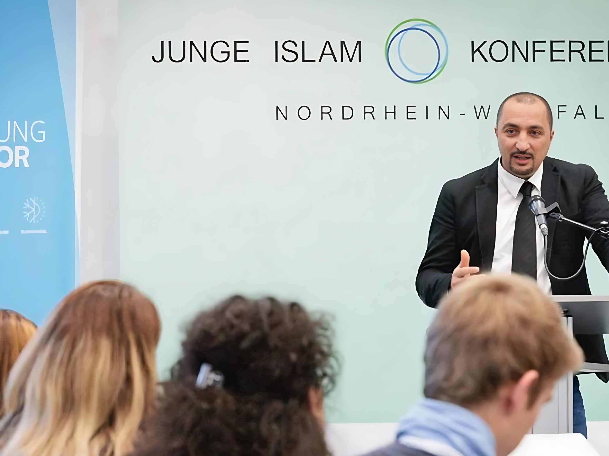 شرشيرة: العرب والمسلمون هم المستهدفون بسياسات الهجرة الجديدة في ألمانيا.. والأوروبيون يريدون إبقاء اللاجئين في المغرب