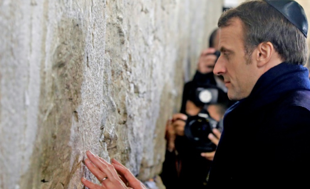  سفراء فرنسيون في بلدان الشرق الأوسط والمنطقة المغاربية يحتجون على تراجع ماكرون عن إدانة استهداف إسرائيل للمدنيين في غزة 