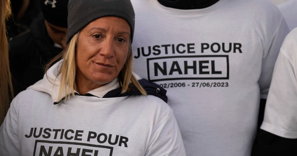 بعد إطلاق سراح الشرطي.. والدة "نائل" تقود احتجاجا في فرنسا