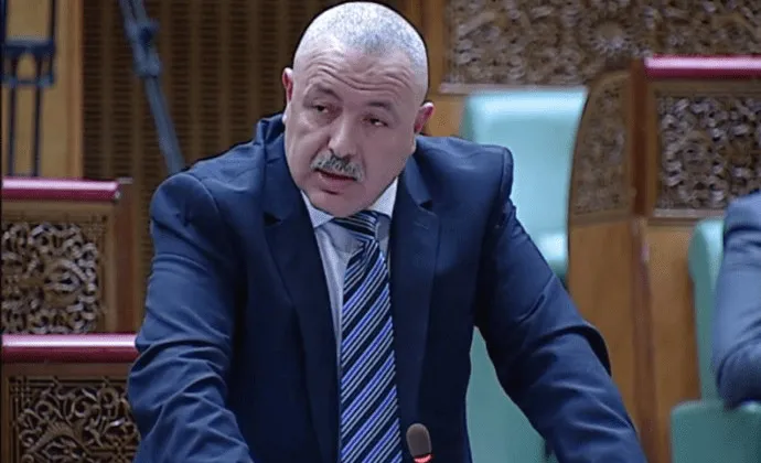 حزب "الأحرار" يتّهم تنسيقيات التعليم بالدعوة لـ"الكراهية والركمجة" ويدعو إلى مُحاصرتهم