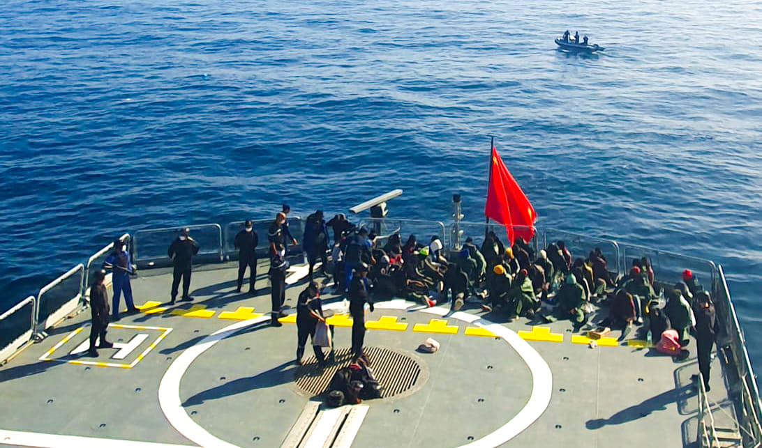 البحرية الملكية تقدم المساعدة لـ 43 مرشحا للهجرة غير النظامية من إفريقيا جنوب الصحراء