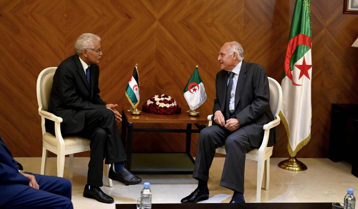 عبر ذات الشبكة ومع نفس المحاوِرة.. الجزائر تنتقل من "مرحلة اللاعودة" إلى الرغبة في "الإسراع بإيجاد حل" مع المغرب بعدما بدأت تخسر كل شيء