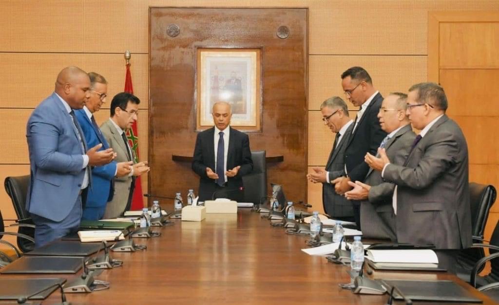 التوقيع على اتفاق بين الحكومة والمركزيات النقابية الأكثر تمثيلية لزيادة 1500درهم لفائدة جميع موظفي قطاع التعليم