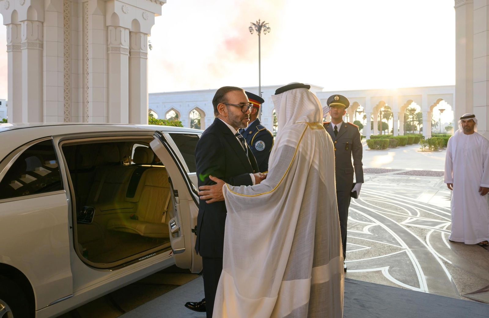  "المونديال" كلمة السر.. الزيارة الملكية لأبو ظبي تضع الإمارات في صدارة شركاء المغرب في مجال البنى التحتية 